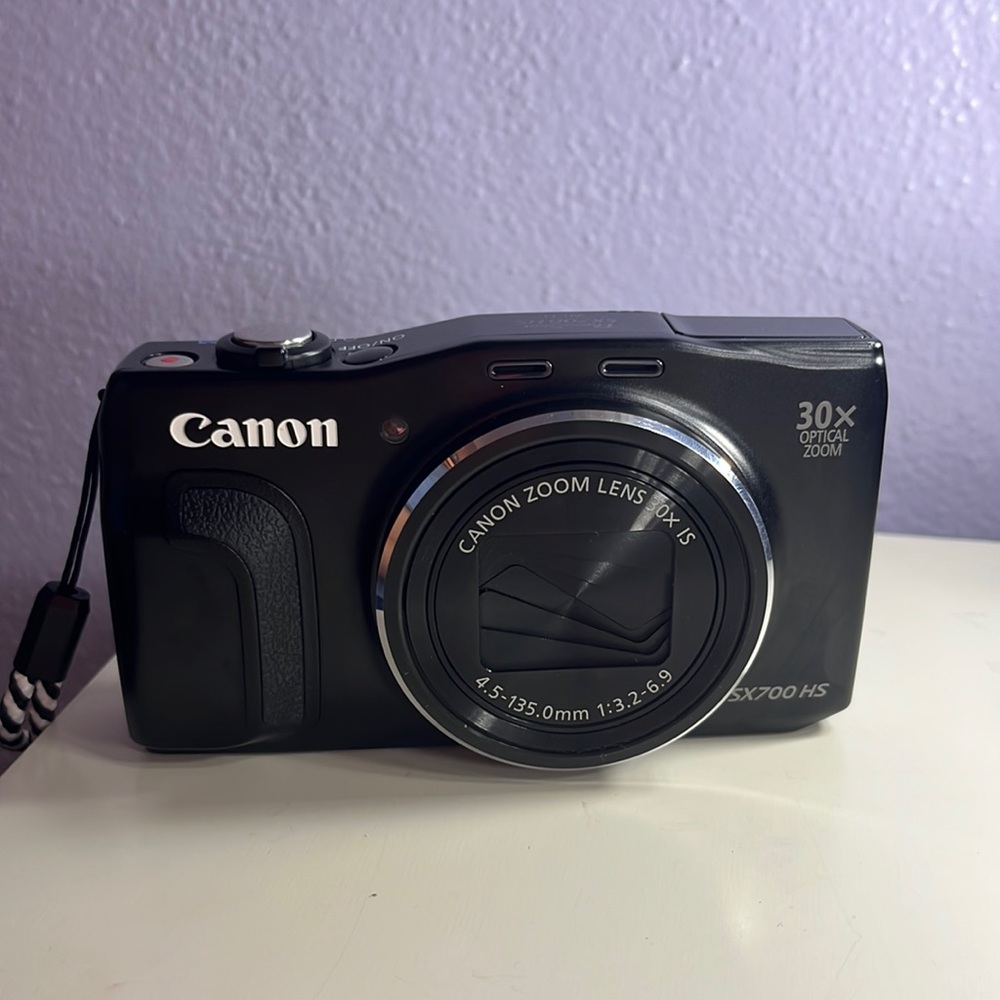 Canon Powershot SX700 HS 16.1MP Digital Camera - Black